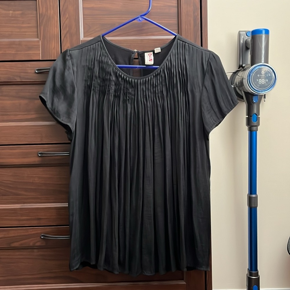 Anthropologie Dolan left Coast Pier Pleated top